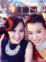 组图：张智霖钟嘉欣大马封帝后 胡杏儿成集邮女