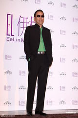 组图：林嘉绮爆乳成台湾模特公司年会焦点