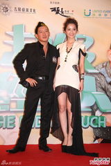 组图：蔡卓妍短裙失守 获杜汶泽封性感女艺人