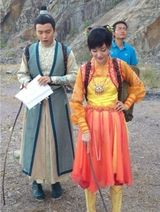 粉丝探班拍郑爽近照 神似唐嫣加金莎(图)