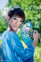 组图：《快男》海选“奇葩男”写真风格多样