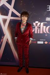 组图：众星出席新人盛典 周笔畅酷帅EXO压轴