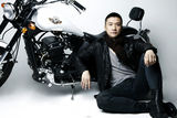 组图：黄志忠质感机车大片演绎熟男正传