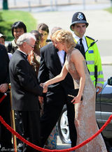 组图：娜奥米-沃茨新片饰演戴安娜王妃