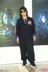 组图：摄影大师加纳典明开摄影展邀伍佰入镜