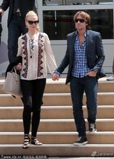 组图：妮可做评委老公探班 二人牵手甜蜜恩爱