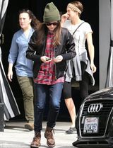 组图：两出柜青春女星约饭比帅气 艾伦佩吉干练