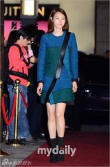 组图：李钟硕等出席时尚派对 宋茜低胸CL露腰