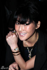 组图：IT GIRL 陈燃女王范儿优雅亮相艺术展