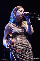 组图：杰森玛耶兹香港开唱 演唱会座无虚席