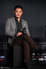 组图：《控制》姚晨复出 与吴彦祖拍吻戏紧张