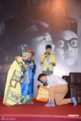 组图：陈奕迅被歌迷催减肥 欲创50场个唱纪录