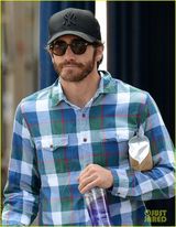 组图：吉伦希尔纽约街头牵手嫩模女友 恩爱甜蜜