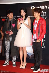 组图：周秀娜宣传微电影 与诗雅陈嘉桓拼性感