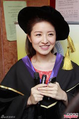 组图：徐淑敏获颁荣誉博士 望孩子有同样成就