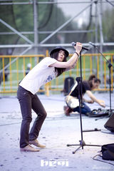 高清：草莓音乐节第三天 朋克归来完美落幕