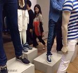 组图：奶茶刘强东曝最新情侣照 网友心碎不已