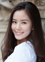 组图：温心T恤牛仔出街清爽干净充满活力