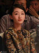 组图：李晨周冬雨等助阵某时尚活动颁奖礼