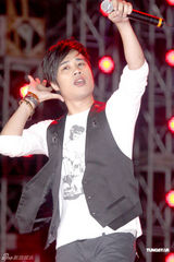 组图：林志玲献唱台北花博会 SHE与周杰伦接力开唱