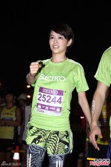 组图：杨佑宁宣传热血奔跑 扛亿元票房避谈女友