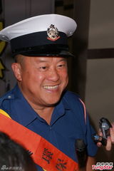 组图：香港演艺协会校服派对 女星制服诱惑