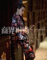 组图：谢楠杂志大片演绎双生花 化身双面娇娃