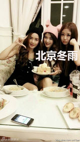 组图：李连杰25岁大女儿李思妩媚私房近照曝光