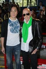 组图：郑伊健有意延长婚事筹备时间 望多祝福