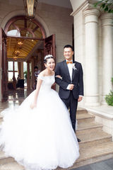 组图：何洁赫子铭北京完婚 西式婚礼浪漫唯美