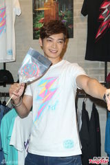 组图：辰亦儒返台会粉丝 期待重回歌手身份