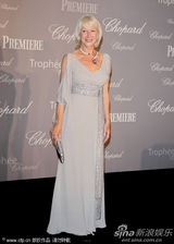 幻灯：海伦-米伦获颁“耀眼演员奖” 高贵秀珠宝