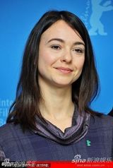 高清：竞赛片《奖励》发布会 导演宝拉携众演员到场