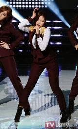 组图：missA朴宰范MBLAQ出演《MISIC ON TOP》