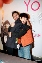 高清图：何韵诗开“抱抱会” 直言女粉丝更疯狂