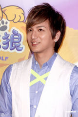 幻灯组图：周笔畅耍酷扮可爱 棒棒堂平底锅当贺礼 