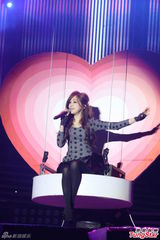 组图：王心凌不谈新恋情 罗志祥庾澄庆比拼热舞