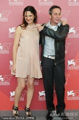 高清：《后事》记者会 泽格斯怀孕被导演摸大肚送吻