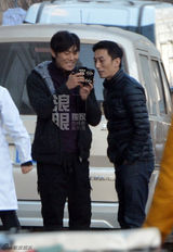 组图：经纪人分身有术：伺候完伊能静伺候秦昊