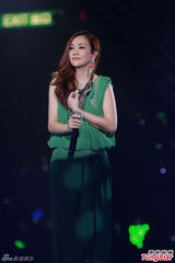 组图：林峰个唱顶黄发秀肌肉舞 直言连累吴千语