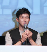 高清图：高修申河均宣传《高地战》 金玉彬红发抢镜