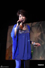 组图：张立基相携美惠纯子 办禁毒慈善金曲演唱会