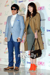 组图：韩星郑俊浩幸福完婚 张东健金泰熙等到贺