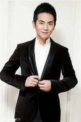 组图：张晓龙清新大片卖萌 麻辣教师展可爱面