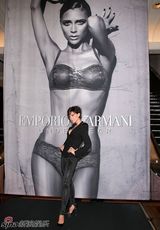 高清组图：维多利亚代言内衣秀苗条身材