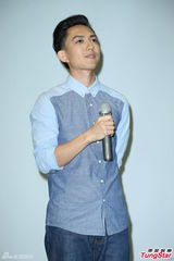 组图：林宥嘉出席新书签售 不承认与邓紫棋游学