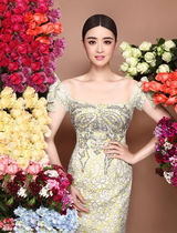 组图：蒋欣登健康杂志封面 气质优雅笑容甜美