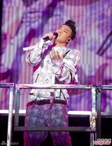 组图：陈奕迅巡回与歌迷狂欢 反口再唱《浮夸》