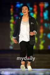 组图：少女时代BigBang等参加2012K-POP服装博览会