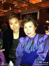 台歌手李立崴微博生前照 爱萌犬自侃酷似梁家辉